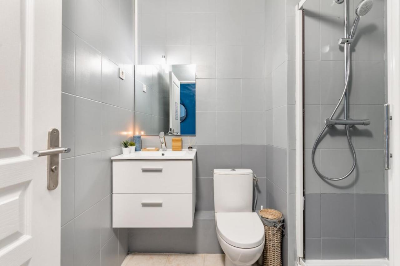 Color & Cosy Dardilly Apartment Luaran gambar