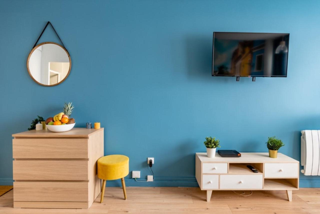 Color & Cosy Dardilly Apartment Luaran gambar